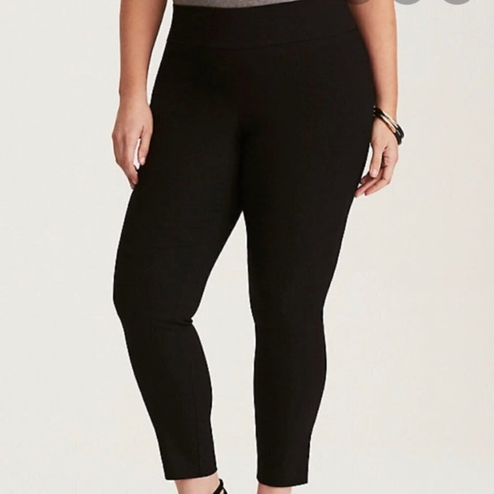 Torrid Pants Black Ankle Slim Cut Size 18 Tall‎